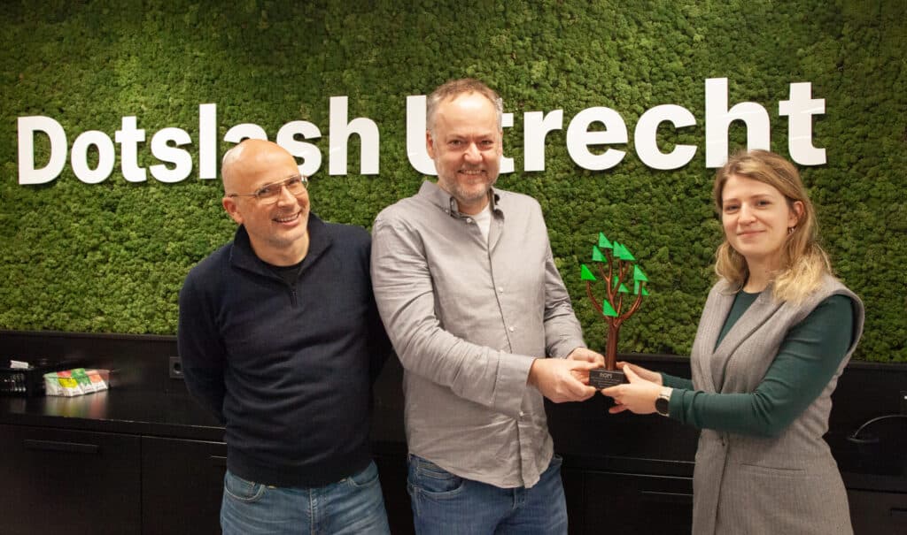 Uitreiking thombstone Vedea Healthware bij Dotslash.